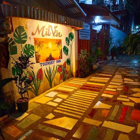 Milvir Tourist Inn 爱妮岛 外观 照片